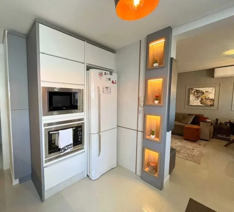 Imagem Apartamento alto padrão com 3 suítes e 3 vagas de garagem em Balneário Camboriú/SC
