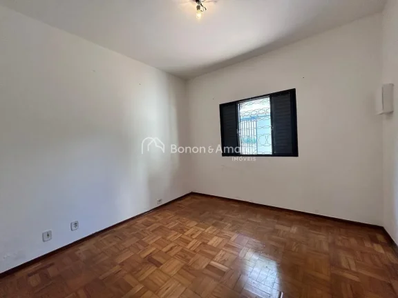 Imagem Excelente oportunidade em uma das regiões mais desejadas da cidade!
Terreno de 330 m², casa reform...