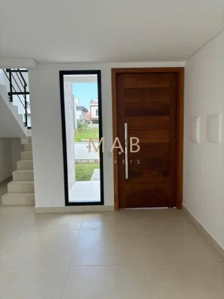 Imagem Imperdível oportunidade: Casa à venda em Florianópolis-SC, Campeche. 3 quartos, 1 suíte, 2 salas, 2 banheiros, 1 vaga, 150m² área.