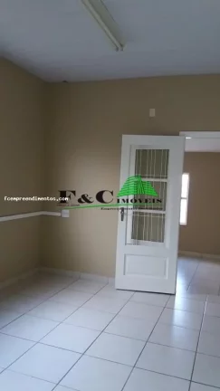 Imagem Casa para Venda em Cordeirópolis, Centro, 3 dormitórios, 1 banheiro, 2 vagas