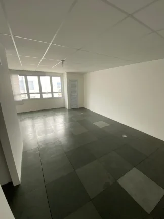 Imagem Sala à venda ou para alugar em Alvinópolis, Atibaia, SP