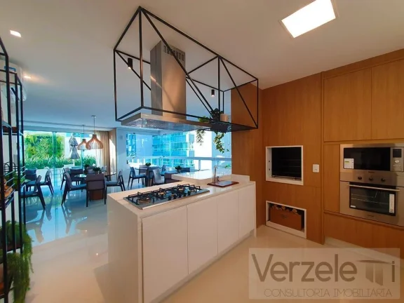 Imagem Apartamento Quadra Mar para Venda em Balneário Camboriú / SC no bairro Centro