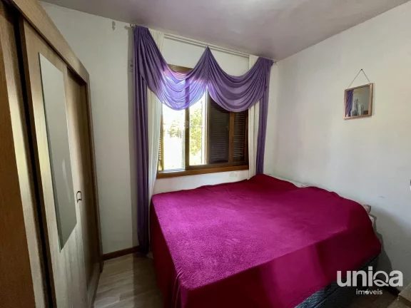 Casa á venda de 2 dormitórios em condomínio fechado