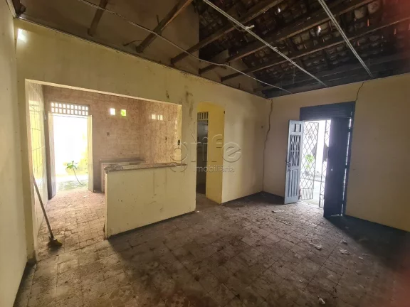 Imagem Casa a venda na Rua Senador Alencar, 1301 - Centro, com 2 quartos, 2 banheiros, Quintal e 1 Vaga de ...