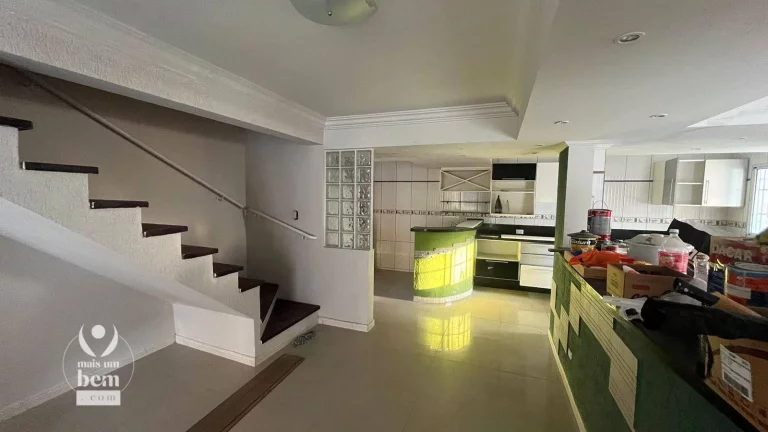 Imagem Incrível sobrado de 165 m² com 4 quartos, sacada, churrasqueira, 2 vagas de garagem à venda por R$ 800.000 - Atuba - Curitiba/PR
