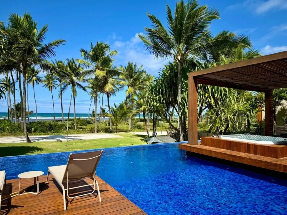Imagem Casa em Condomínio à venda em Praia do Forte -BA com vista para o mar