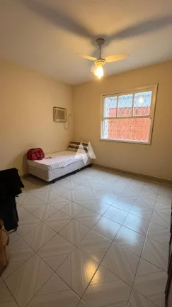 Imagem Casa sobresposta baixa com 03 dormitórios á venda em Santos
