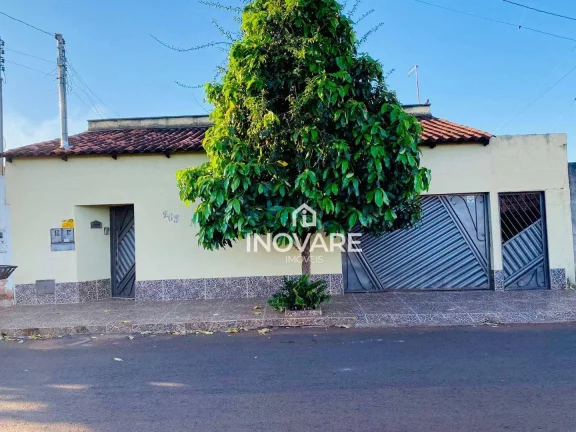 Imagem Casa com 3 dormitórios à venda, 242 m² por R$ 310.000,00 - Setor Planalto - Itumbiara/GO