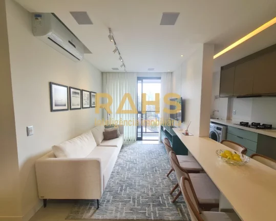 Imagem Lindo Apartamento no Bairro Atiradores Decorado e Equipado. São 80,44m² privativos, 2 suítes, lav...