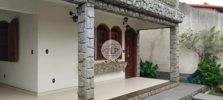Vende-se casa no bairro Niterói em Volta Redonda