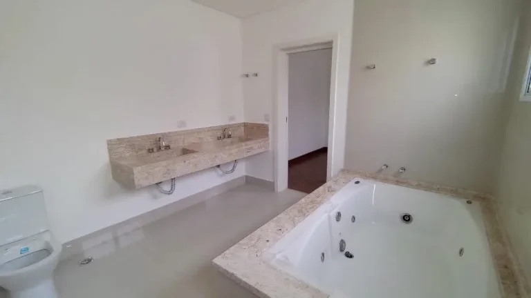 Imagem Casa Alphaville - 470 M², 4 Dorms, 4 Suítes, 2 Salas, 6 Vagas, Aquecimento Solar, Piscina, Terraço, Despensa, Área Gourmet, Depósito, Escritório.