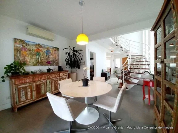 Imagem Casa com 3 dormitórios à venda, 181 m² por R$ 1.350.000 - Granja Viana.