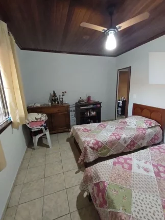 Imagem Casa à venda no bairro Vila dos Comerciarios - Guaratinguetá/SP