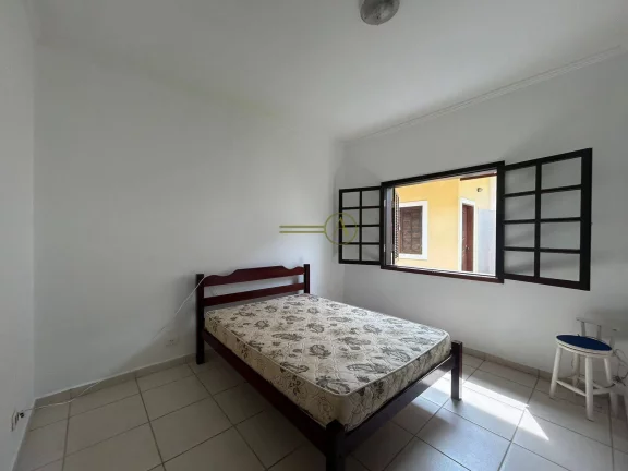 Imagem Casa à Venda – 3 Dormitórios com Suíte, Pertíssimo do Mar em Peruíbe