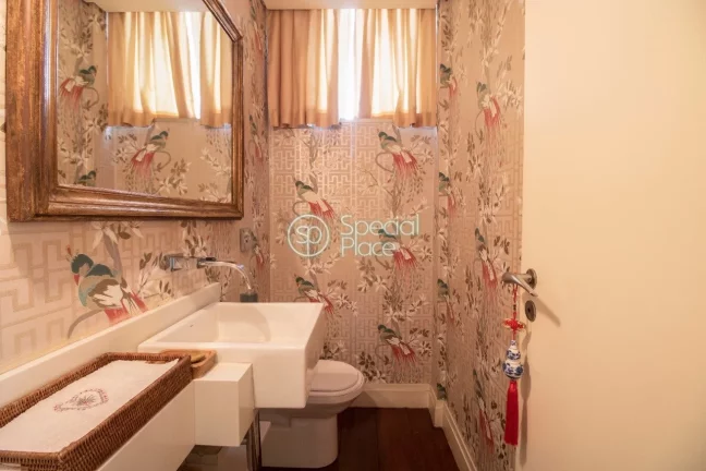 Imagem Apartamento reformado com 183m² à venda na melhor localização dos Jardins, com aparelhos de ar c...