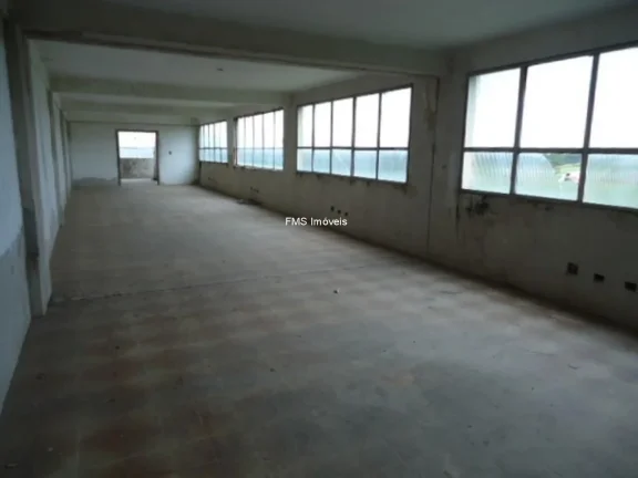 Imagem Galpão com 7800m2 em Itaquaquecetuba - SP