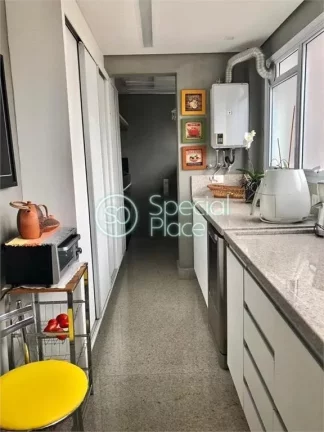 Imagem Lindo apartamento, totalmente reformado em rua charmosa e de fácil acesso para toda comodidade do b...