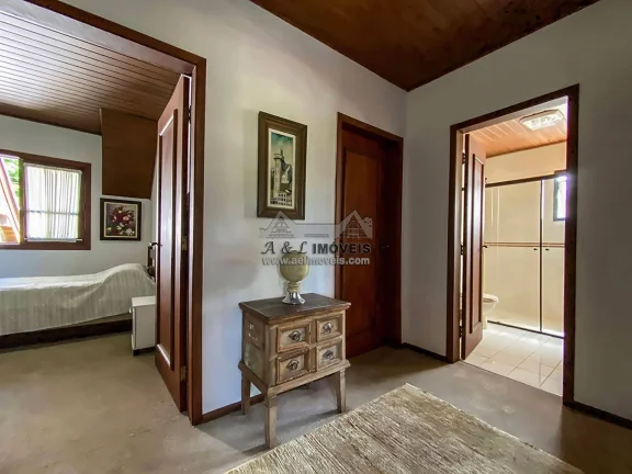 Imagem Apartamento à venda em Campos do Jordão - Com 02 suítes próximo ao Capivari