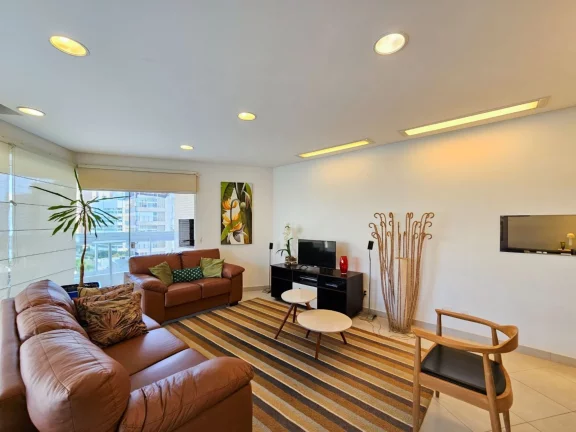 Imagem Apartamento pé na areia à venda em Riviera de São Lourenço Módulo 07: 3 quartos, 3 suítes, 2 salas, 2 vagas, 155,39m². Luxo e conforto!