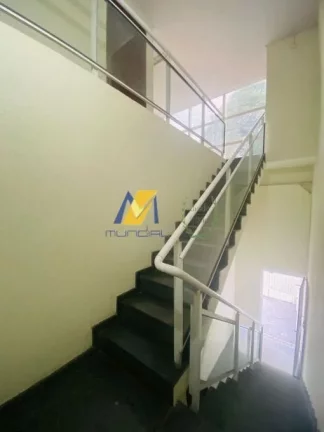 Imagem "Cansado de procurar galpão e só achar encrenca?"
