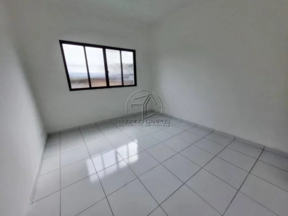 Imagem Espaçosa Casa Sobreposta Alta 2 Quartos no Tupi, Praia Grande