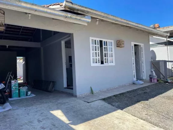 Imagem Casa com 2 dormitórios e 2 vagas de garagem em Camboriú