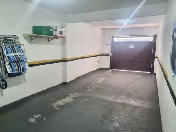 Imagem Apartamento mobiliado com 4 dormitórios sendo 1 suíte e 2 vagas de garagem em Balneário Camboriú