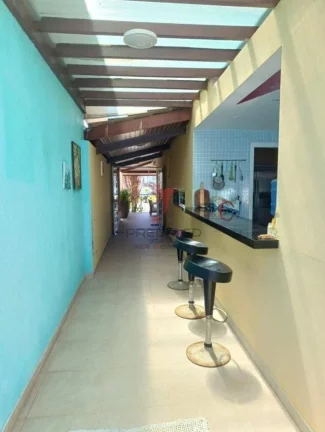 Imagem Casa de Alto Padrão em Lauro de Freitas,,com 5 Suites, piscina, Jardim,4 Vagas de Garagem