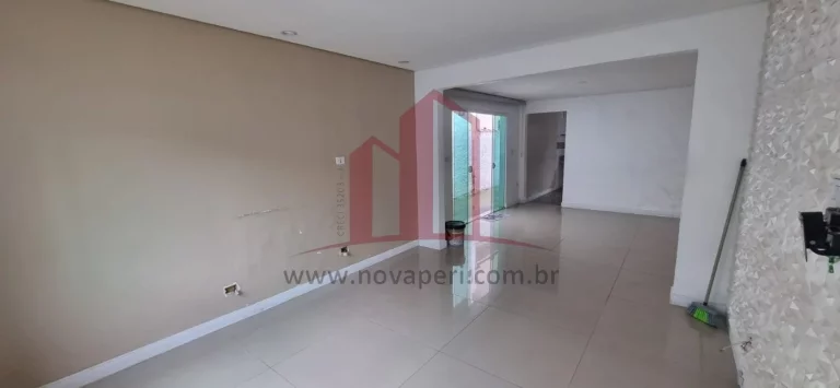 Imagem Casa à venda no Centro de Franco da Rocha-SP: 2 quartos, 2 salas, 2 vagas de garagem, 116,83 m² de área. Venha conferir!