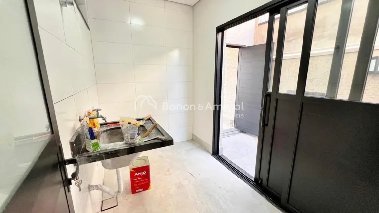 Imagem Apresentamos um magnífico sobrado à venda no prestigiado Condomínio Mont'Alcino, em Valinhos-SP. ...