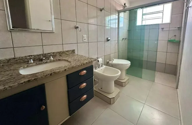 Imagem Casa para Venda em Atibaia, Vila Santista, 3 dormitórios, 1 suíte, 3 banheiros, 3 vagas