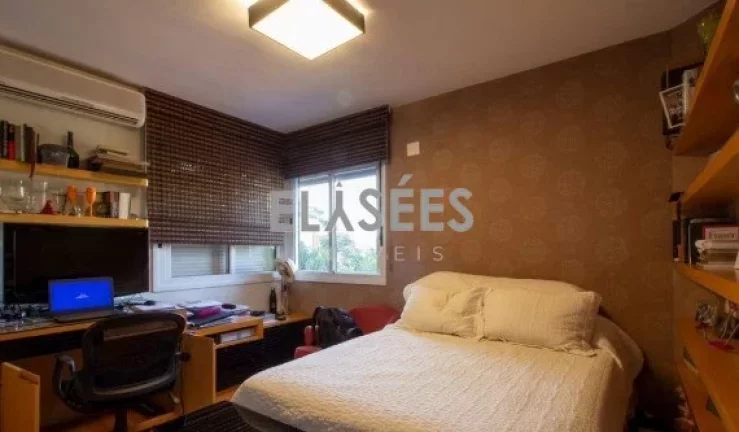 Imagem Casa RESIDENCIAL em SÃO PAULO - SP, JARDIM SÍLVIA (ZONA OESTE)