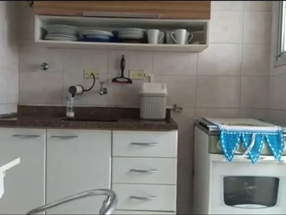 Imagem Excelente apartamento, bem ventilado, 1 dormitório com piso laminado, living para 2 ambientes, banh...
