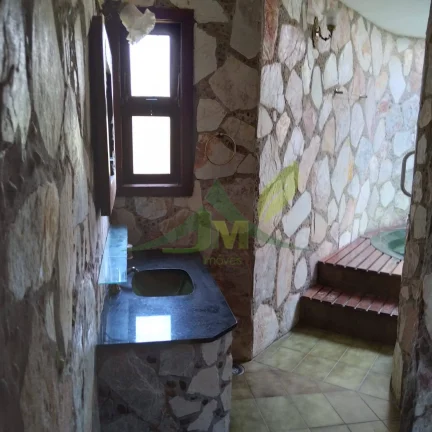 Imagem Bela Casa à Venda no Condomínio Clube da Montanha em Atibaia