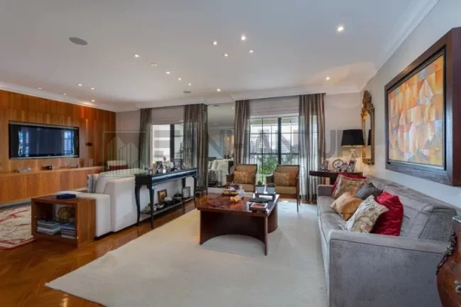 Imagem Venha se encantar com este espetacular apartamento localizado no coração do Jardim Europa, ao lado do Clube Pinheiros e do Shopping Iguatemi. Com 4