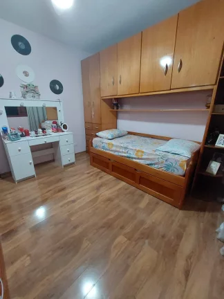 Imagem Sobrado a venda com 3 dorms sendo 1 suíte - Vila Arriete