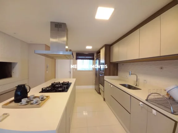 Imagem Apartamento mobiliado á venda com 3 Suítes, 2 vagas de garagem localizado em Balneário Camboriú