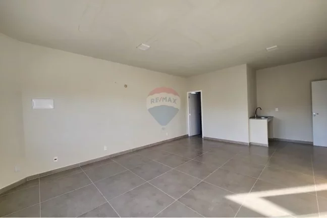 Imagem Prédio Comercial à Venda em Maricá/RJ | 2 Pavimentos| 2 lojas e 4 salas | 324m² Construídos