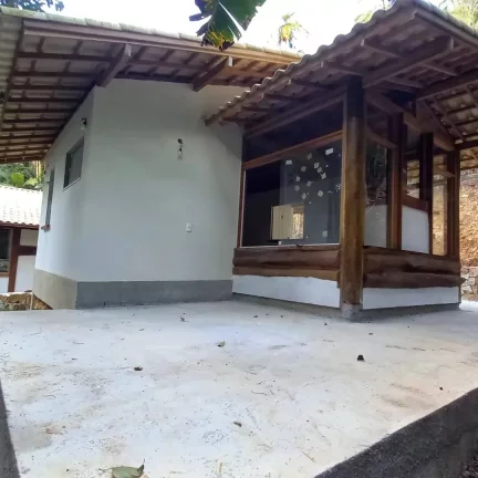 Imagem Vendo esta maravilhosa casa em Condomínio fechado. Nova Friburgo.