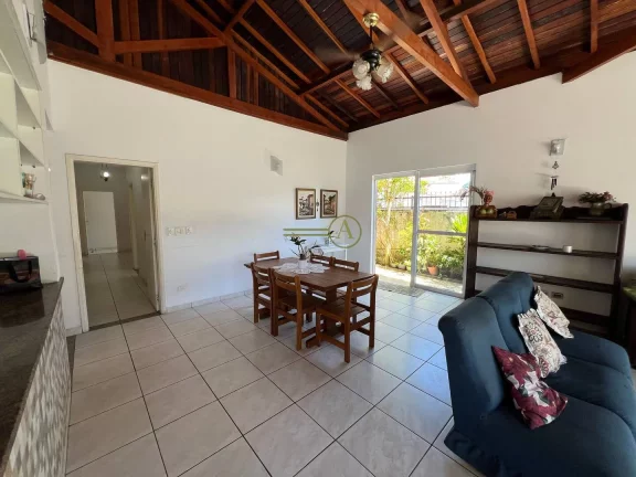 Imagem Casa térrea à venda apenas 200 metros da praia no coração da cidade piscina