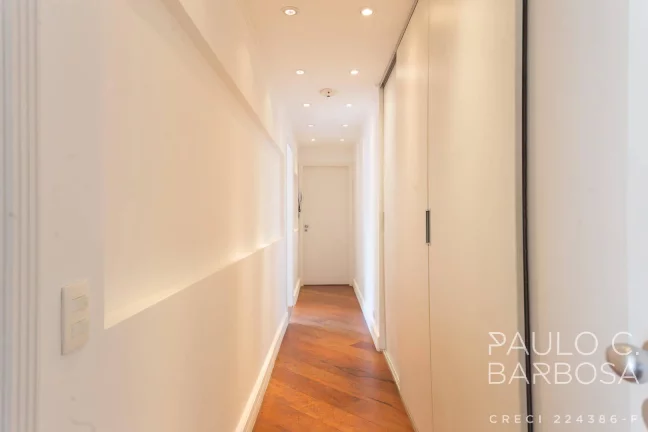 Imagem Vila Nova Conceição Venda - 3 Suítes - 3 Vagas - 206m²