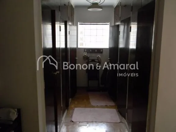Imagem Linda casa térrea, construção sólida, bem distribuída, com boa iluminação natural e ventilaç...