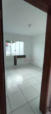 Imagem Casa com 3 dormitórios à venda em Araucária/PR