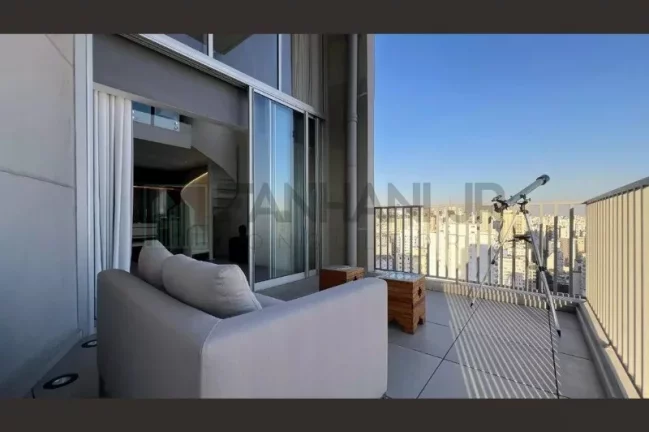 Imagem Este loft espaçoso, localizado na Alameda Franca, no bairro Cerqueira César em São Paulo, está à venda e é simplesmente incrível! Com 1 quarto, sen