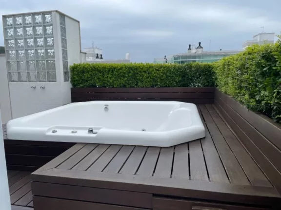 Imagem Cobertura com 3 dormitórios à venda, 250 m² por R$ 1.650.000,00 - Canasvieiras - Florianópolis/SC