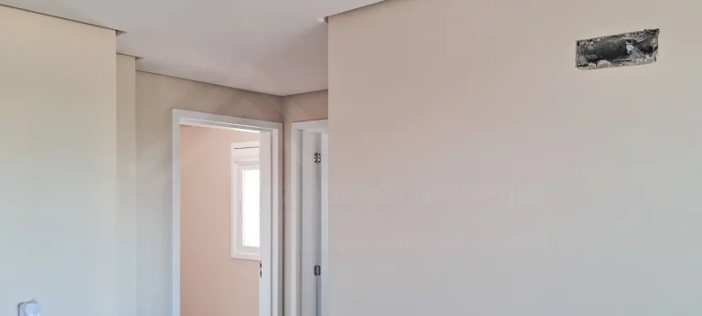 Imagem Apartamento novo com suíte em Caxias do Sul RS, 2 quartos, 1 suíte, sala ampla, 2 banheiros, 1 vaga de garagem. CXS003.403