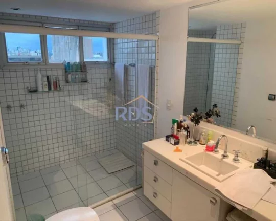 Imagem Vende excelente apartamento de 268m² no Itaim