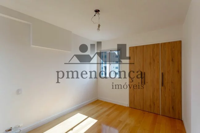 Imagem Apartamento reformado no Sumaré, 3 dormitórios (1 suíte) e 1 vaga.
