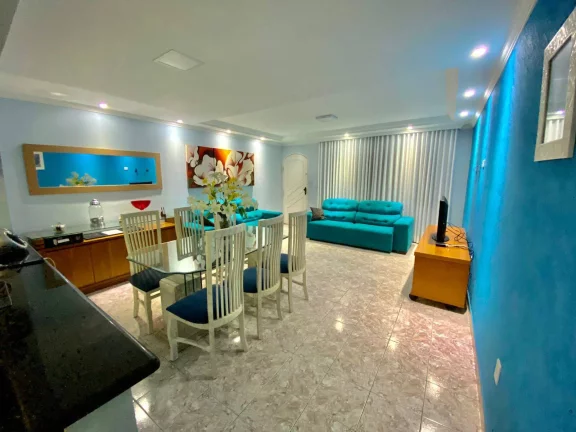 Imagem Casa com 2 Moradas 200 m² Construída 5 Dormitórios 2 Vagas de Garagens