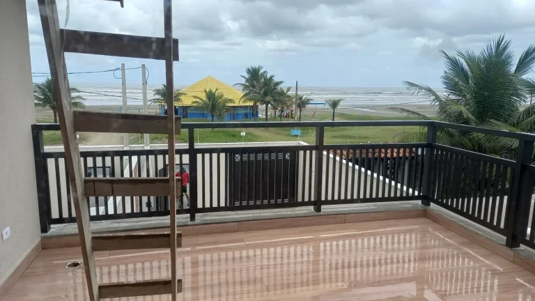 Imagem Casa para Venda em Itanhaém, Bopiranga, 4 dormitórios, 4 suítes, 2 banheiros, 4 vagas